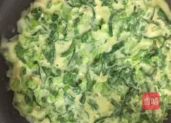 Spinach and shrimp skin Egg pancake recipe 7