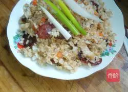 Illustration of how to make sausage fried rice 10