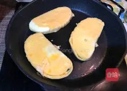 Illustration of how to make pan-fried egg steamed buns 4