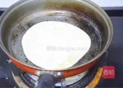 Illustration of how to make pretzel and salt hand-shredded pancakes 7