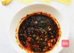 Illustration of how to make spicy and sour dumpling juice 4