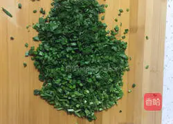 Illustration of how to make dumplings stuffed with chives 2