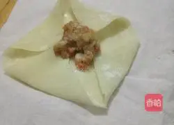 Illustration of how to make delicious triangular dumplings 3