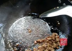 Illustration of how to make fried rice with minced meat and mushrooms 4