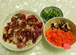 Illustration of how to make braised sausage and rice 2