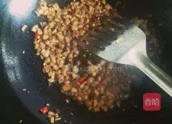 Mushroom, beans and diced pork noodles Illustration of how to do it 4