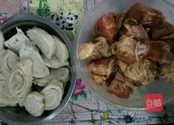 Illustration of how to make fried steamed buns and chicken legs 1