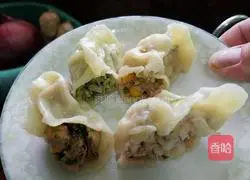 Illustration of how to make four-flavor dumplings (corn, squid, mussels and celery) 8