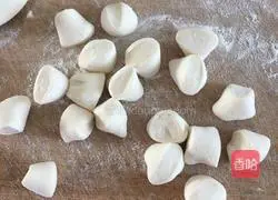  Illustration of how to make sophora dumplings 3