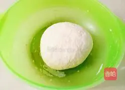 Illustration of how to make celery stuffed buns 4