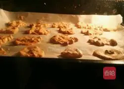 Illustration of how to make egg white walnut shortbread 8