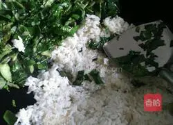 Illustration of how to make kale ham fried rice 9