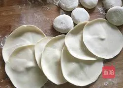 Illustration of how to make tomato dumplings 9