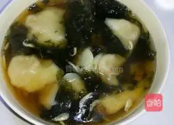 Illustration of how to make enoki mushroom and pork wontons 15