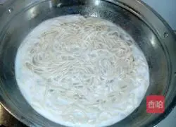 Illustration of how to make colorful fried noodles 4