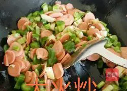 Illustration of homemade egg fried rice 9