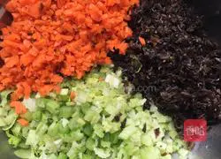 Illustration of how to make juicy Yuanbao dumplings 8