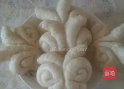 Illustration of how to make butterfly steamed buns 22