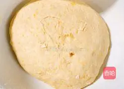 Illustration of how to make pumpkin steamed buns 1