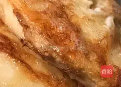 Illustration of how to make milk soft fried steamed bun slices 8