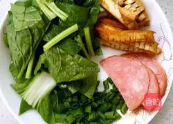 Illustration of how to make poached egg noodles 2