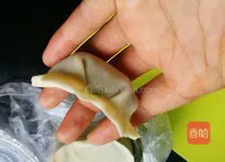 Illustration of how to make leek dumplings 8