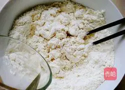 Illustration of how to make dumplings with squid and three fresh fillings 1