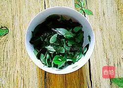 Illustration of how to make pepper leaf pancakes 3