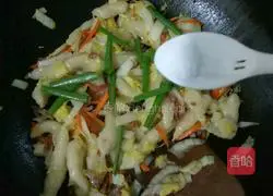 Illustration of how to make fried noodles 8