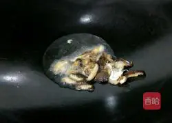 Illustration of how to make cabbage fried rice 4