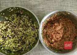 Illustration of how to make cabbage, mushroom and meat buns 3