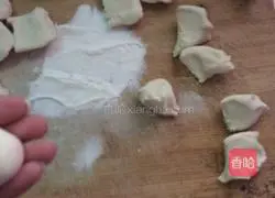 Illustration of how to make leek and egg dumplings 3
