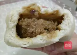 Illustration of how to make pork and pumpkin stuffed steamed buns 7