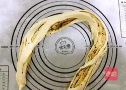 Illustration of how to make hand-torn biscuits 6