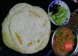 Illustration of how to make potato shredded burritos 11