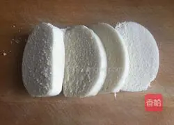 Illustration of how to make garlic steamed buns 1