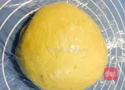 Milk bean paste and egg steamed buns recipe 5