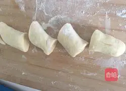 Illustration of how to make cabbage and pork pie 6