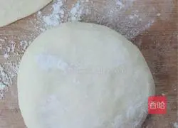 Illustration of how to make yeast pie 12