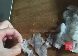 Three fresh stuffed dumplings Illustration of how to do it 3