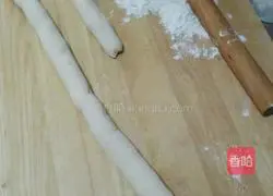 Illustration of how to make fennel and pork dumplings 9