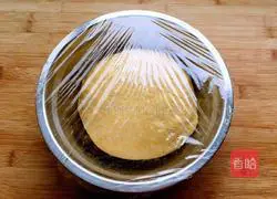 Illustration of how to make golden ingot steamed buns 6