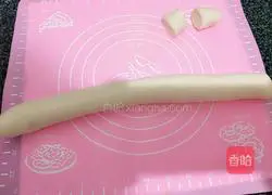 Illustration of how to make leek and shrimp dumplings 13