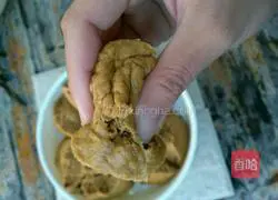 Illustration of how to make brown sugar blossom steamed buns 7