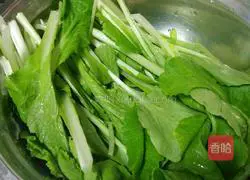 Illustration of how to make poached egg noodles 4