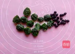 Bloody glutinous rice balls recipe illustration 2