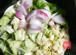 Illustration of how to make hand-pulled noodles 2