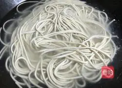 Illustration of how to make special fried noodles 3