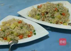 Illustration of how to make shrimp and pineapple fried rice 13