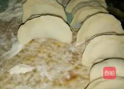 Illustration of how to make wild vegetable dumplings 6